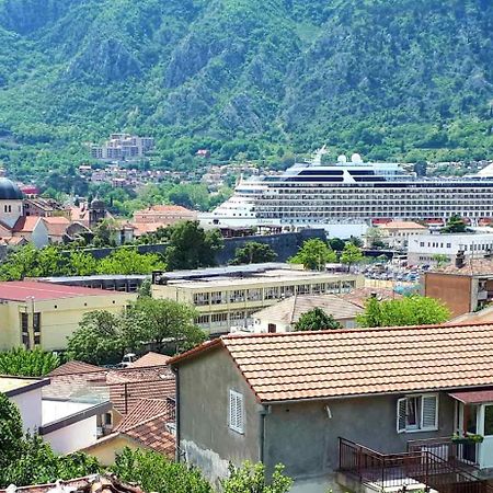Red House Apartment Котор Екстериор снимка