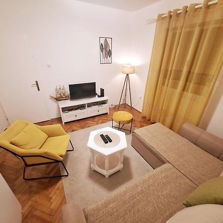 Red House Apartment Котор Екстериор снимка