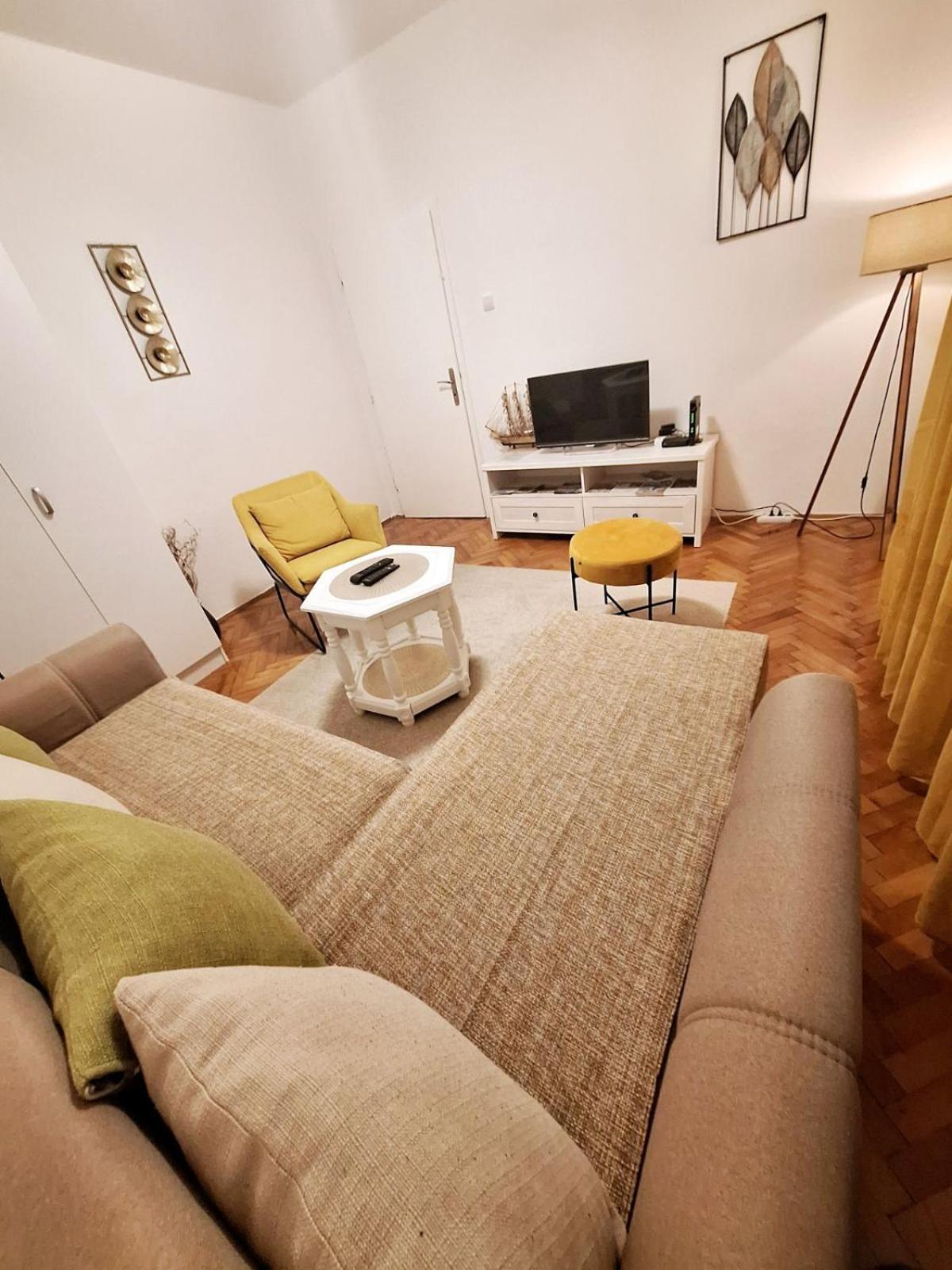 Red House Apartment Котор Екстериор снимка