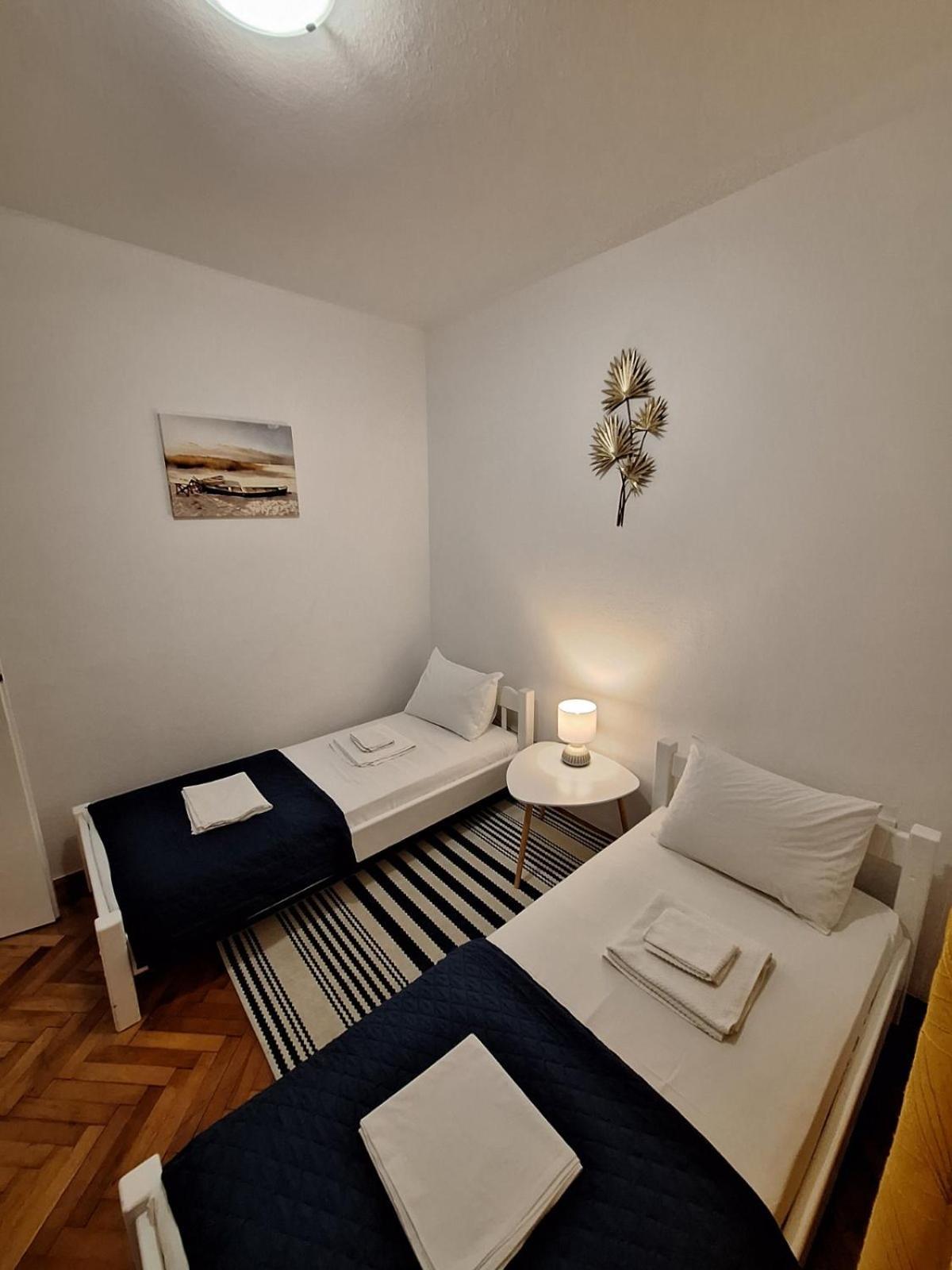 Red House Apartment Котор Екстериор снимка