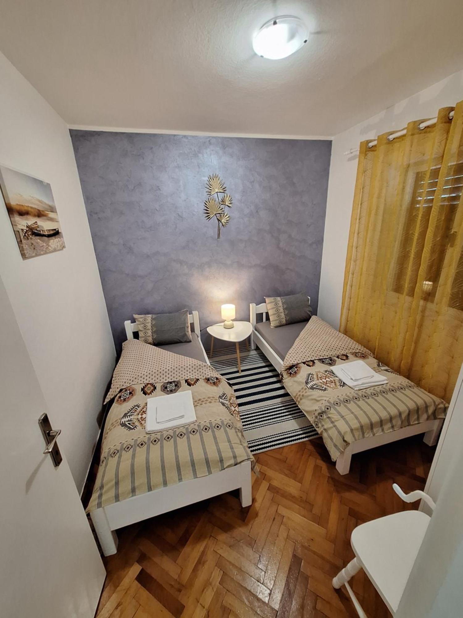 Red House Apartment Котор Екстериор снимка