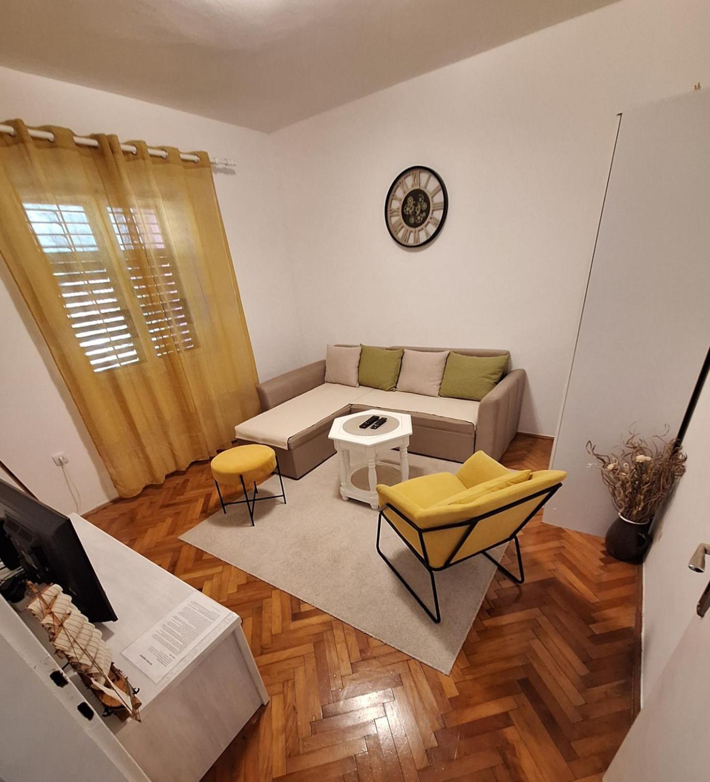 Red House Apartment Котор Екстериор снимка